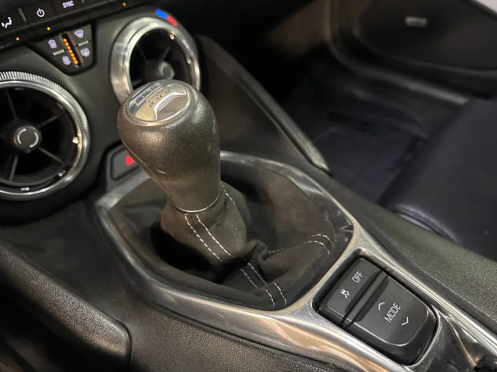 Used 2018 Blue Chevrolet 2LT image 25