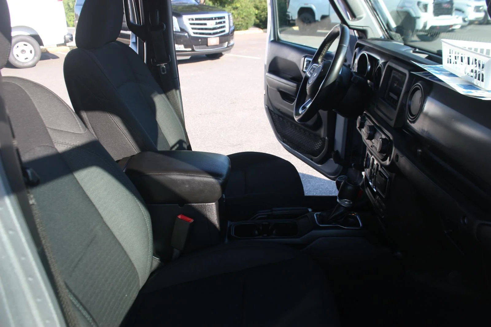 Used 2020 Silver Jeep Sport S image 30