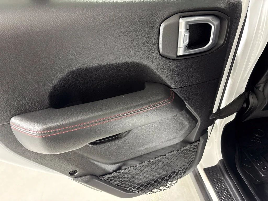 Used 2022 White Jeep Rubicon image 27