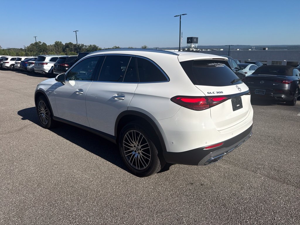 Used 2026 White Mercedes-Benz GLC 300 image 4