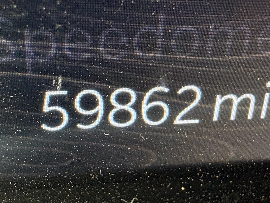 Used 2023 White/off-white Jeep Limited image 13