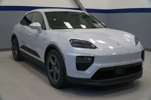 2026 Porsche Macan S - Photo 12