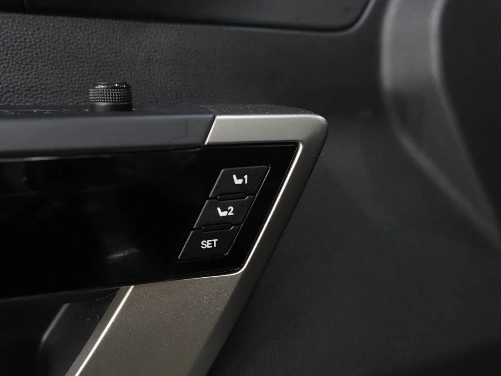 Used 2022  Toyota Limited image 22
