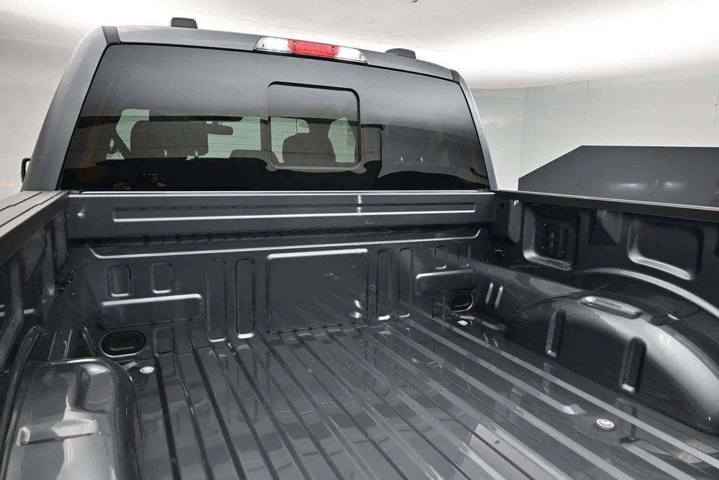 New 2026 Carbonized Gray Metallic Ford XLT image 22