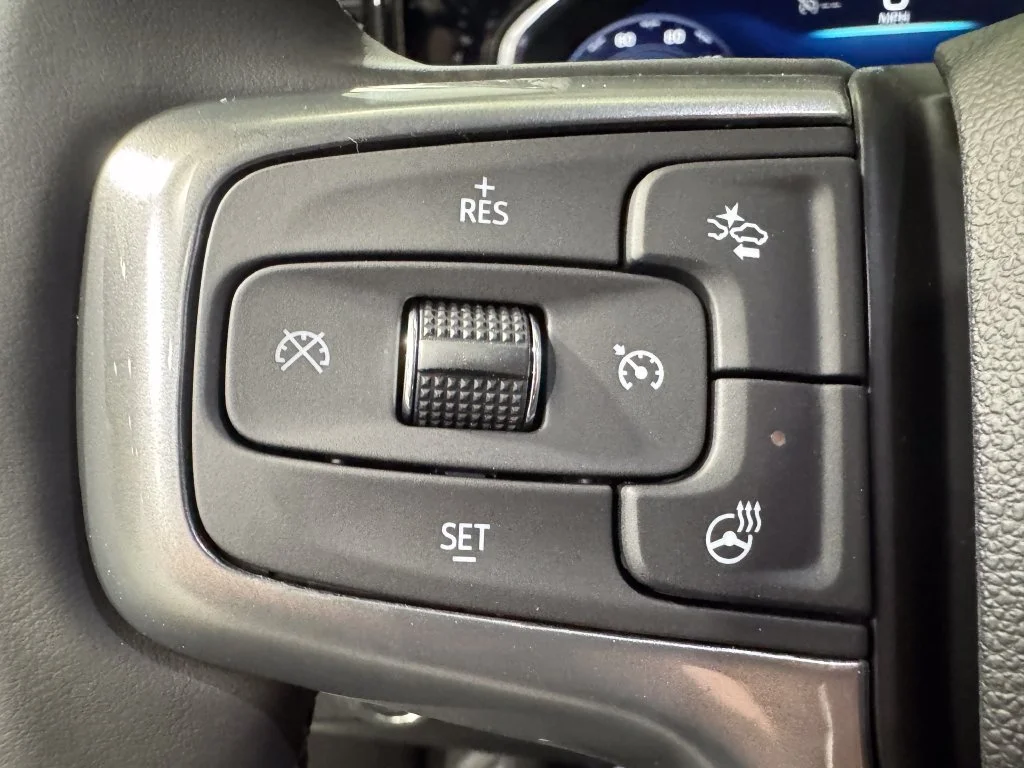 New 2026 Summit White Chevrolet LT (2FL) image 15