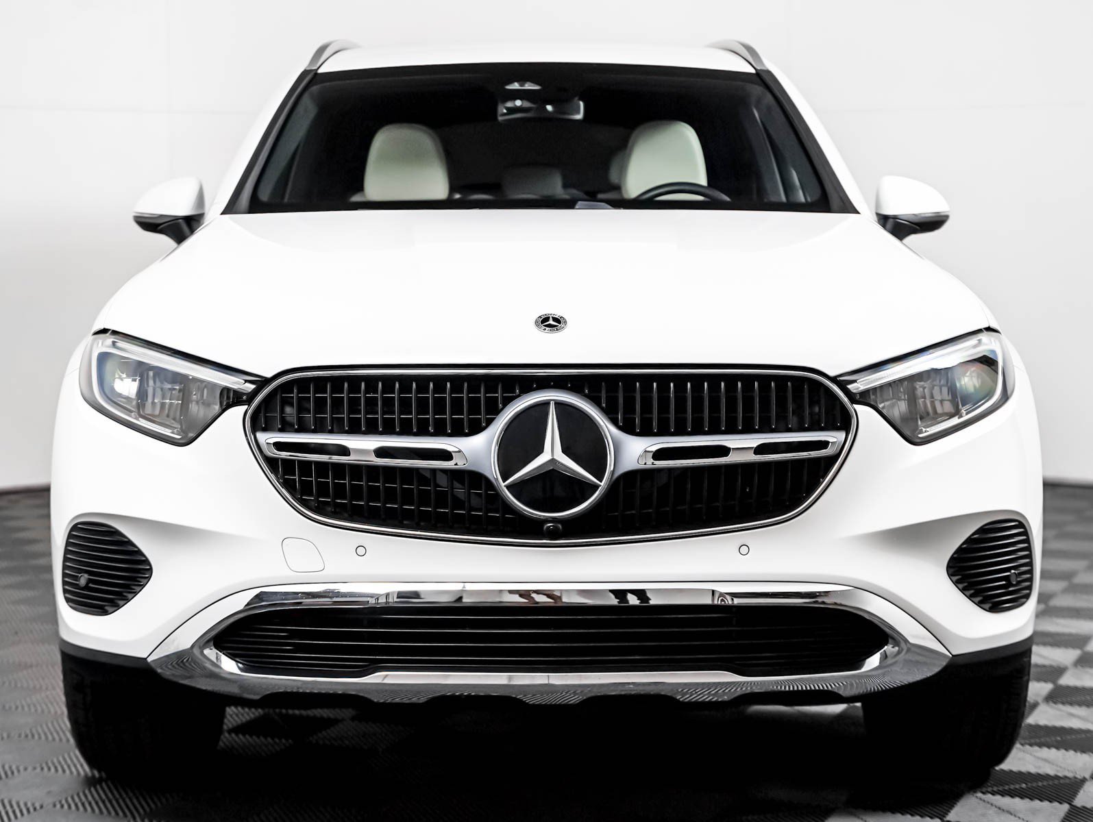Certified Used 2025 Polar White Mercedes-Benz GLC 350e 4MATIC® SUV image 10