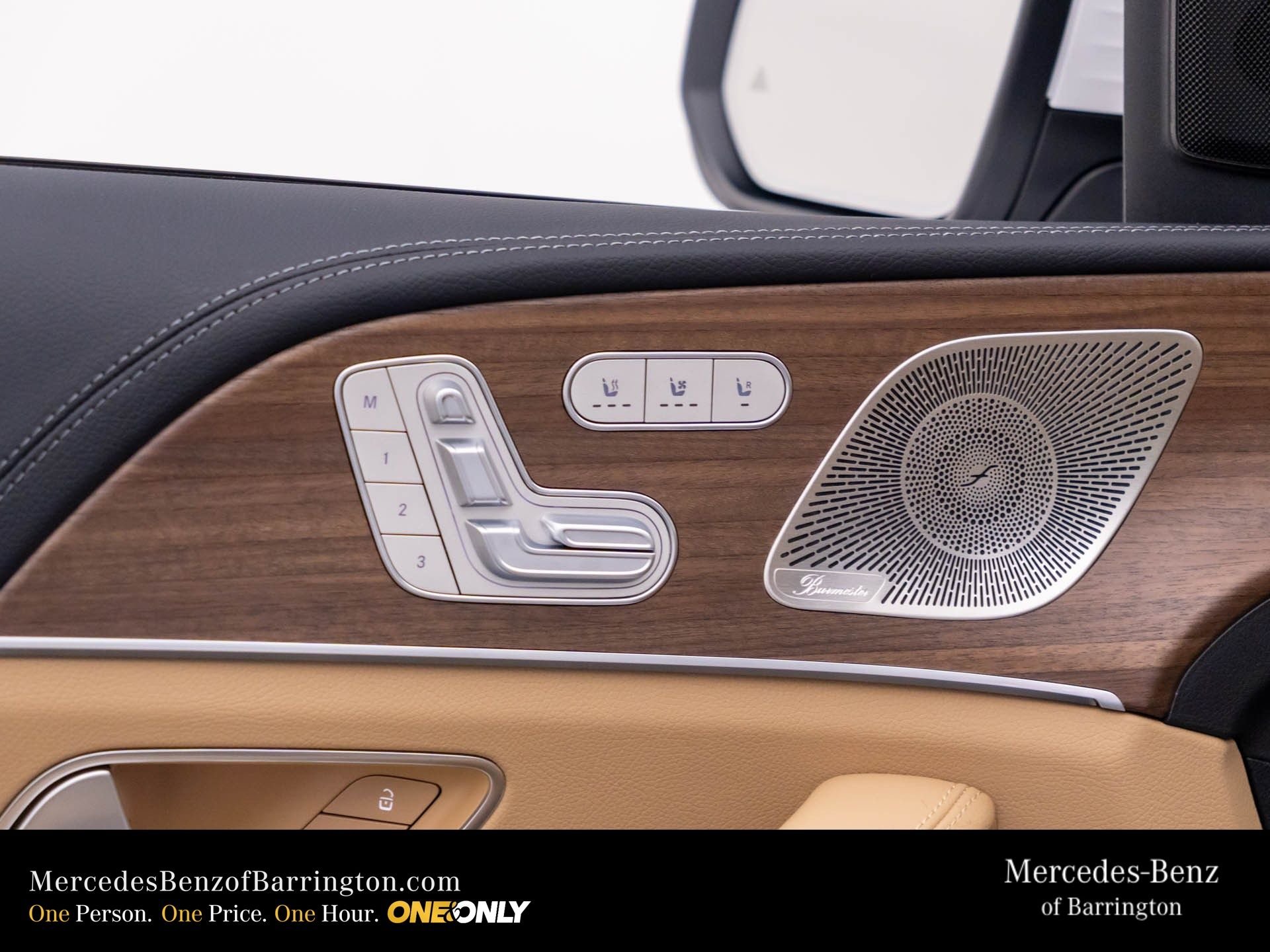 New 2026 MANUFAKTUR Moonlight White Metallic Mercedes-Benz GLS 580 image 16