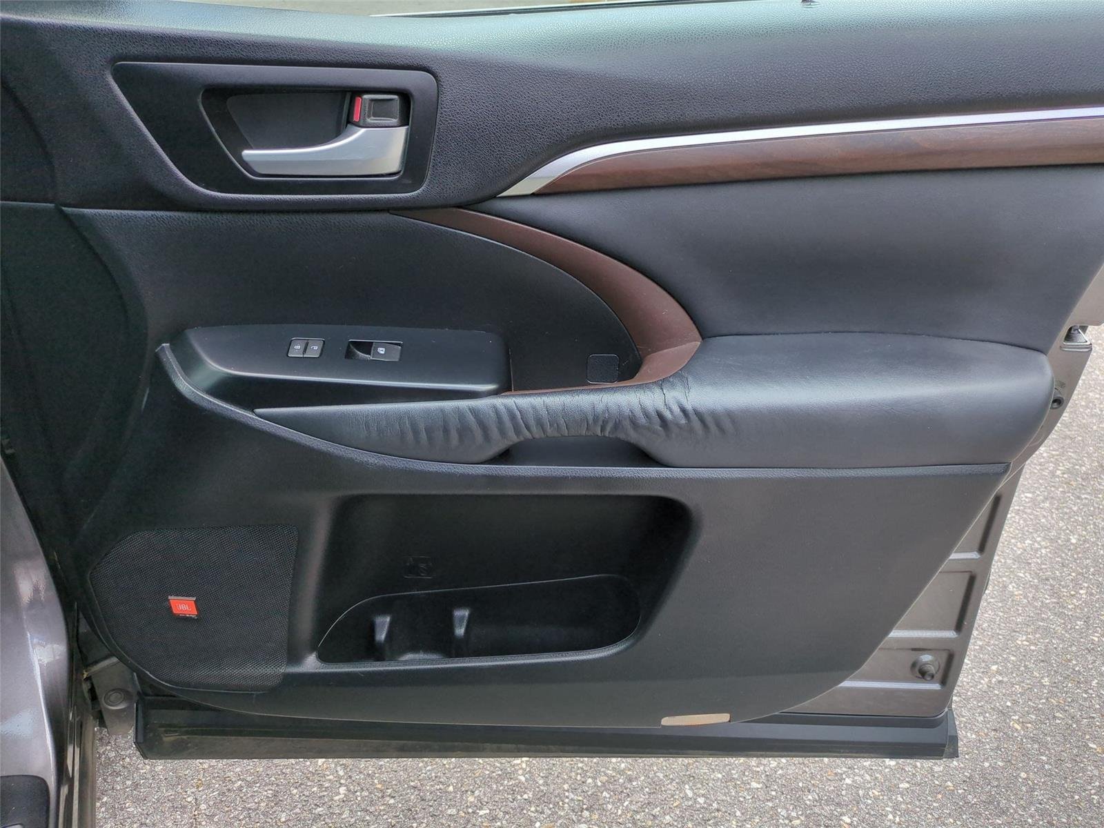 Used 2014 PREDAWN GRAY MICA TOYOTA  image 40