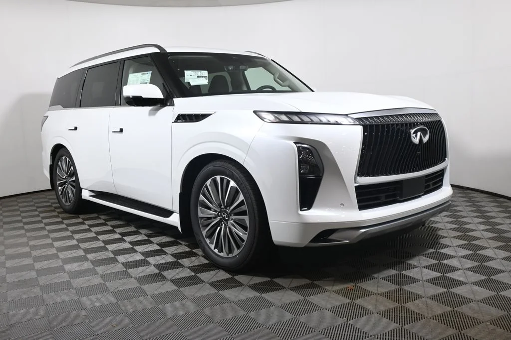 New 2027 White INFINITI LUXE image 9
