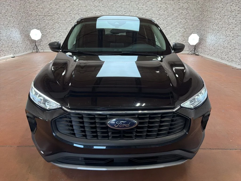 Used 2023 Black Ford Active image 2