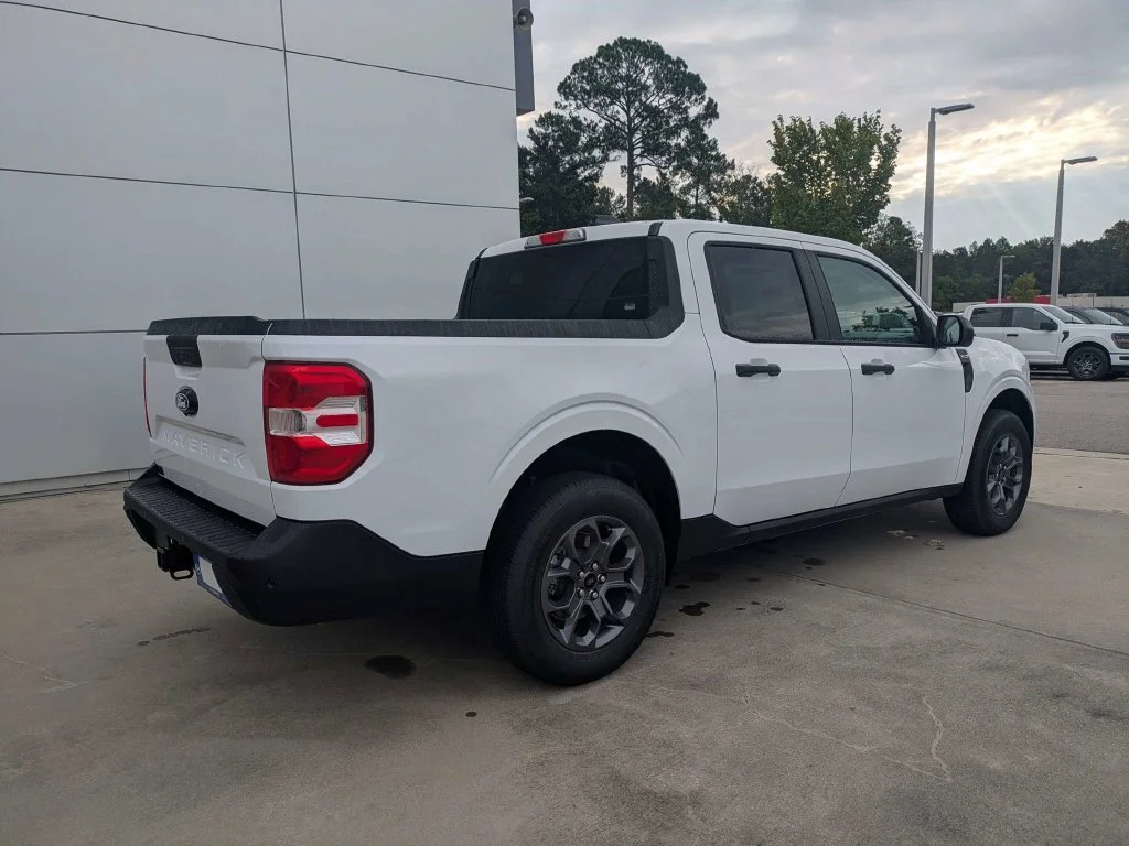 New 2026 White Ford XLT image 4