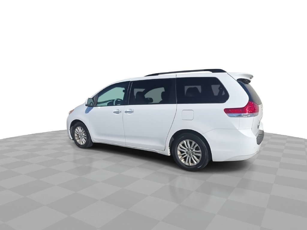 Used 2012 White Toyota XLE image 6