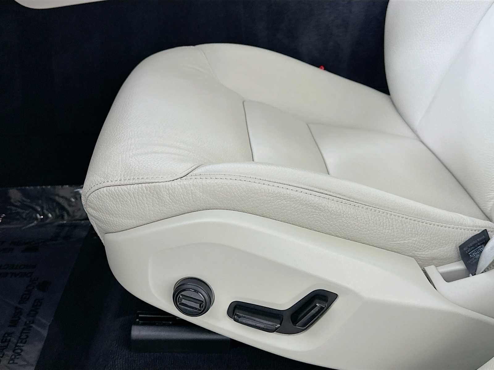 Certified Used 2024 Vapour Grey Volvo Core image 18