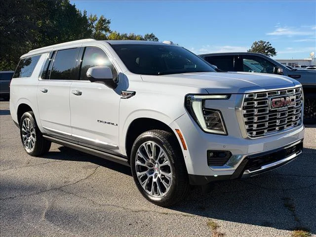 2026 GMC Yukon XL Denali - Photo 2