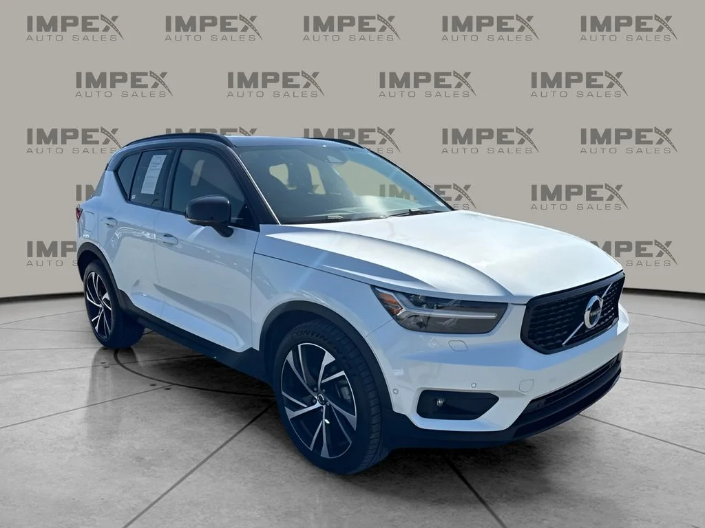 Used 2021 White Volvo R-Design image 7