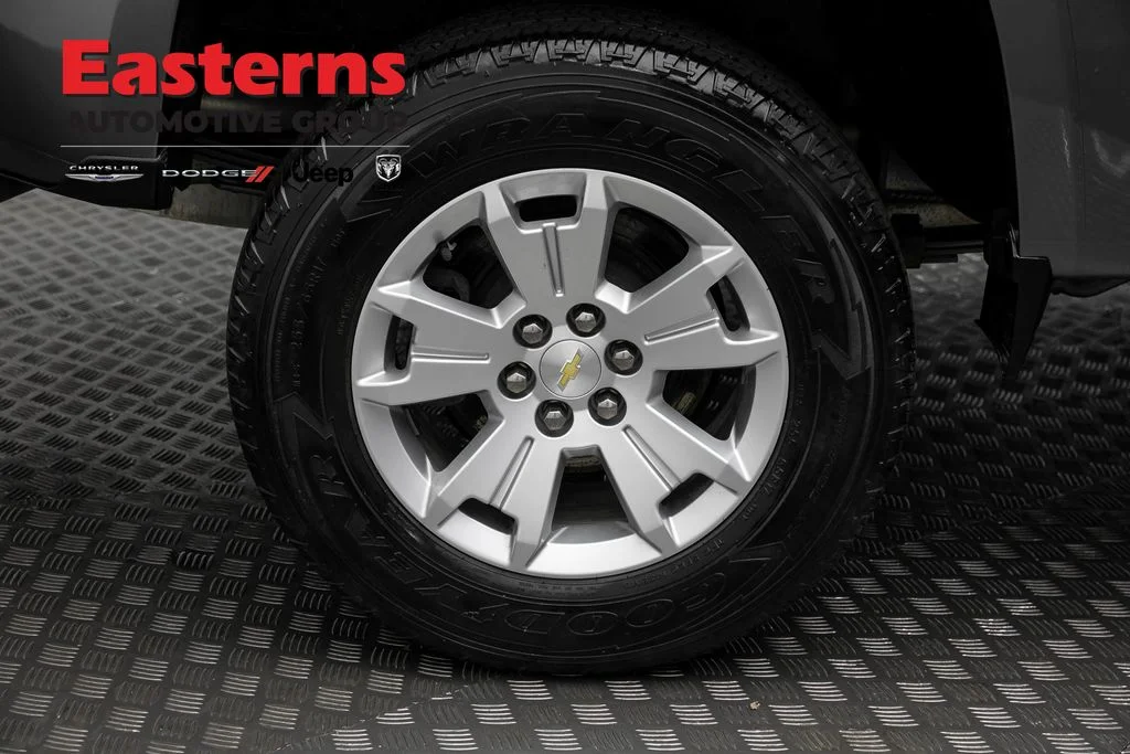 Used 2021 Gray Chevrolet LT image 27