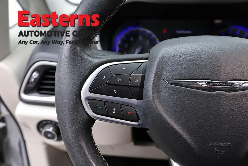 Used 2024 Silver Chrysler Touring L image 71