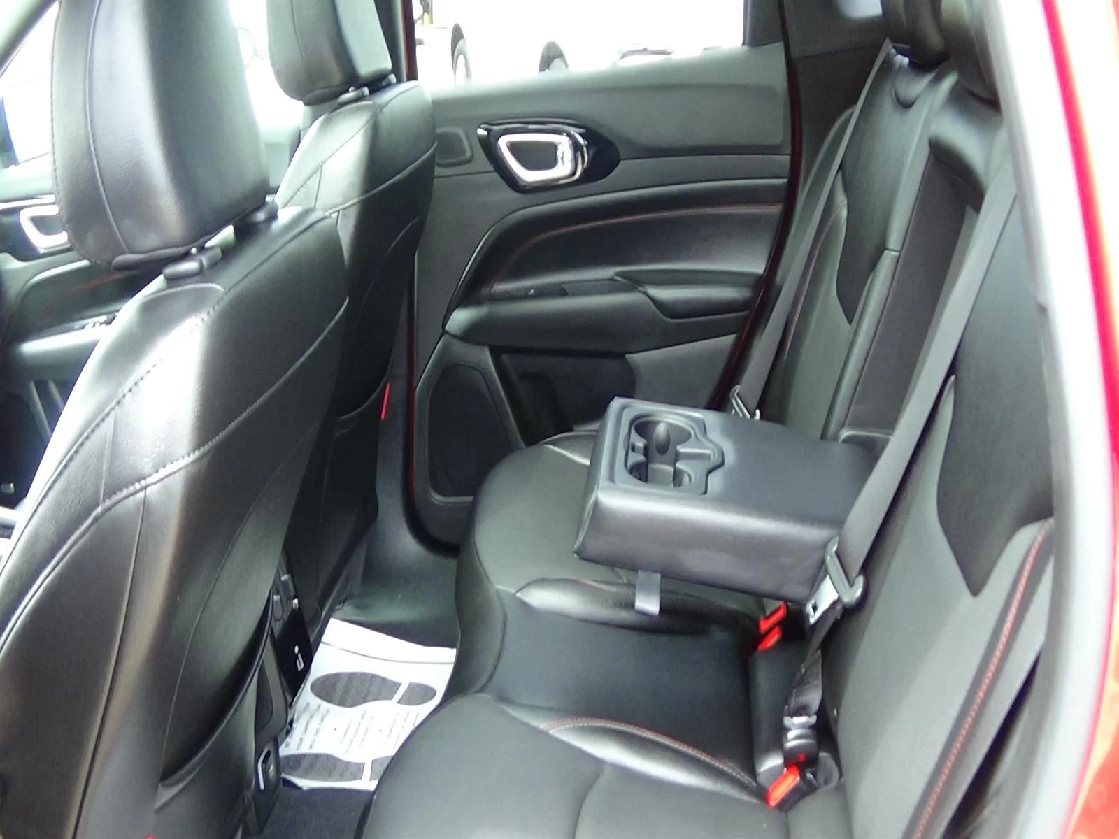 Certified Used 2024 Red Hot Pearl Coat (pr6) Jeep Trailhawk image 13