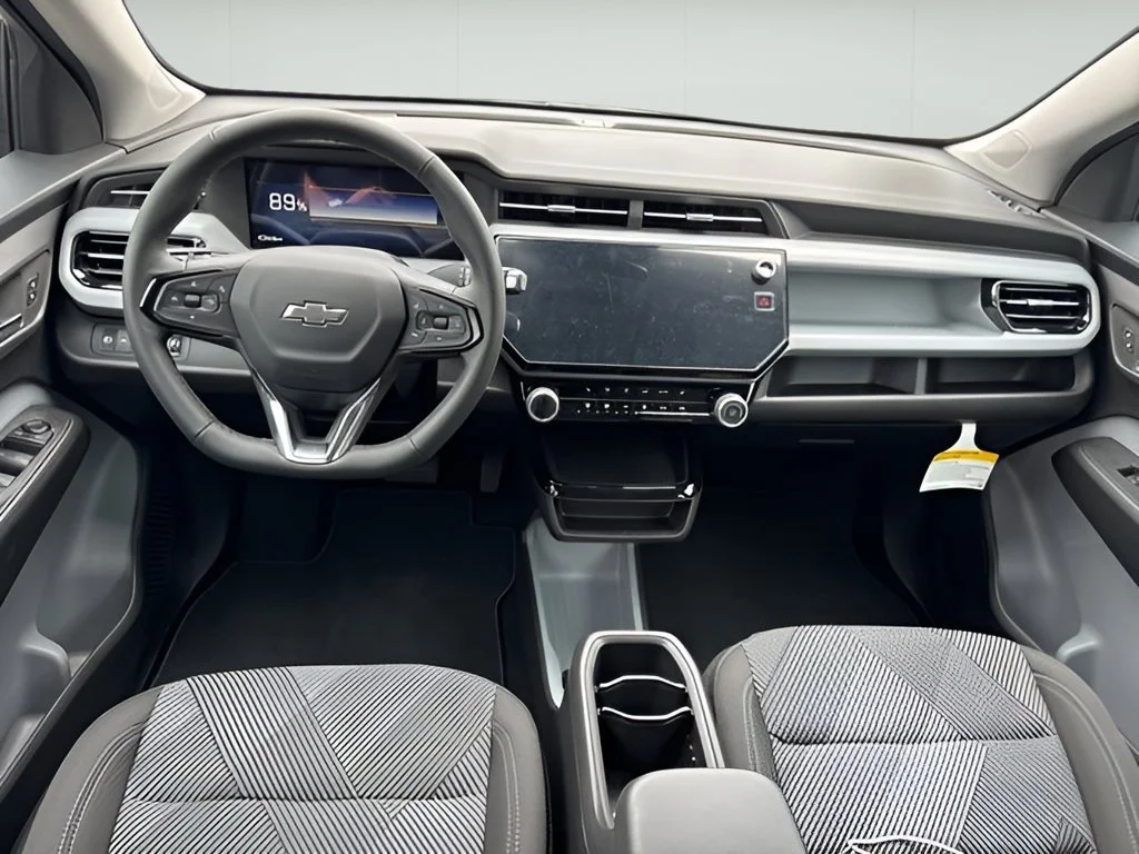 New 2027 Mosaic Black Metallic Chevrolet LT image 20