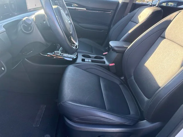 Certified Used 2024 Snow White Pearl Kia SX image 11