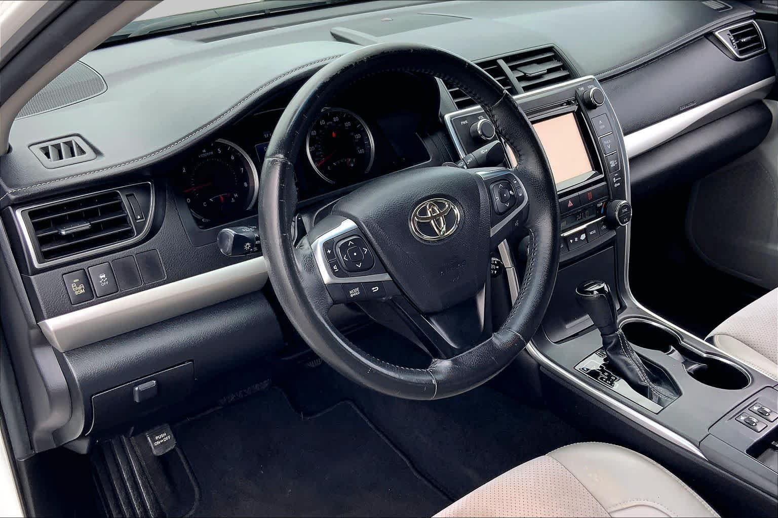 Used 2015 Super White Toyota XSE image 17