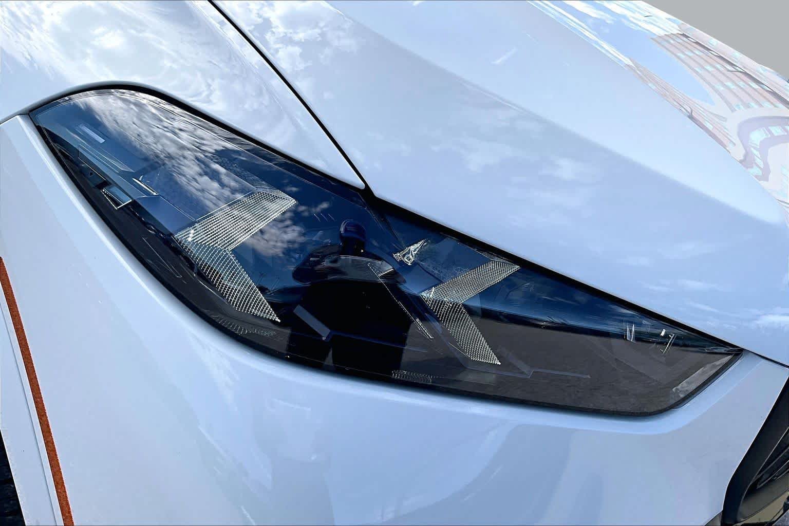 Used 2026 Alpine White BMW xDrive50e image 27
