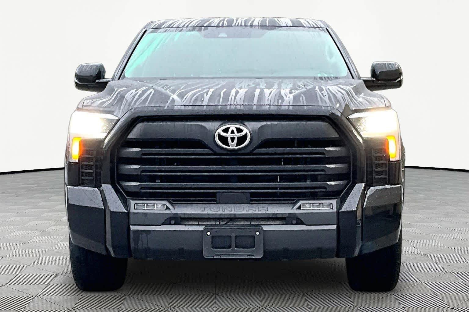 Used 2023 Midnight Black Metallic Toyota SR5 image 4