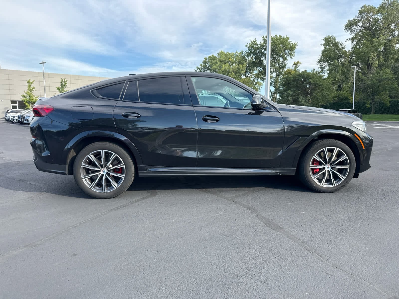 Used 2023 Black Sapphire Metallic BMW M50i image 5