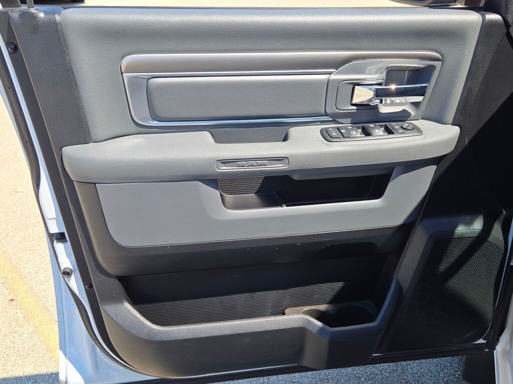 Used 2015 White Ram Big Horn image 27