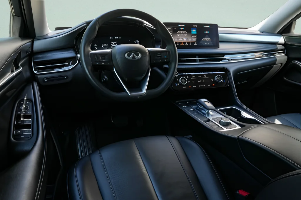 Used 2024 White INFINITI LUXE image 18
