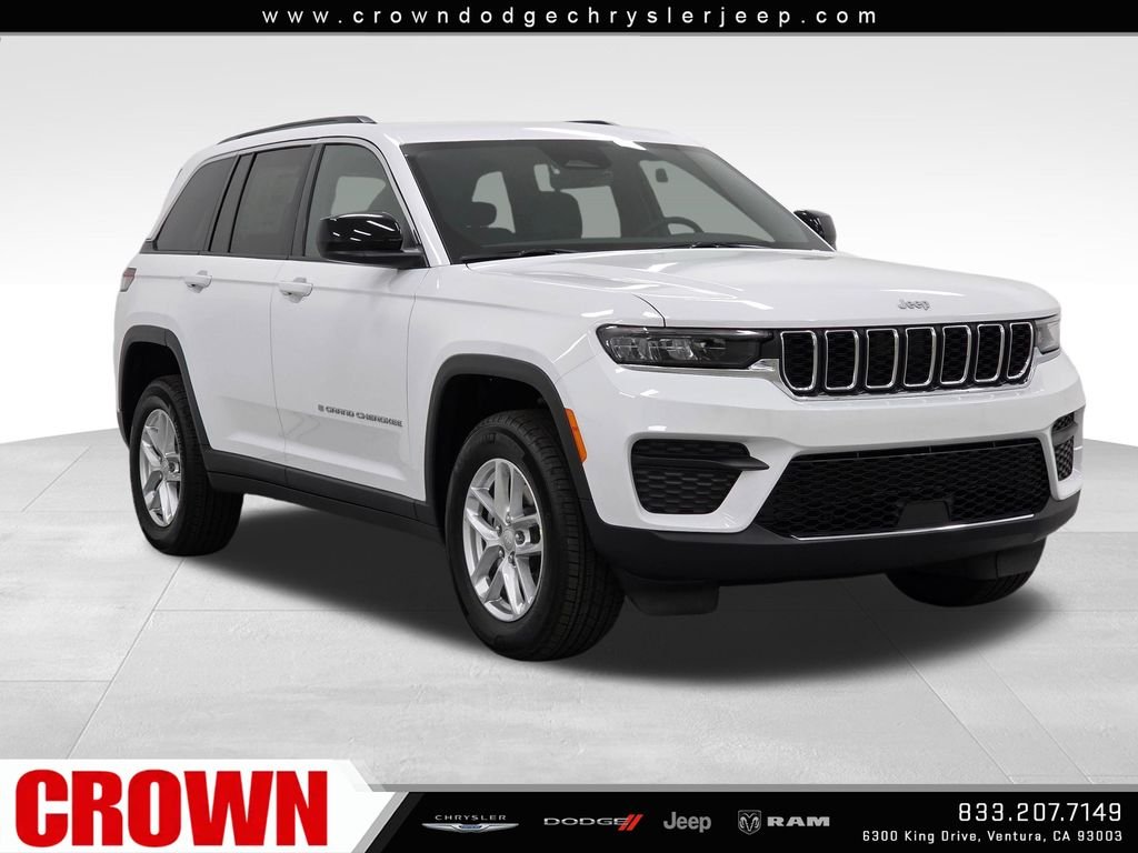 New 2026 Bright White Clear-Coat Exterior Paint Jeep Laredo image 3