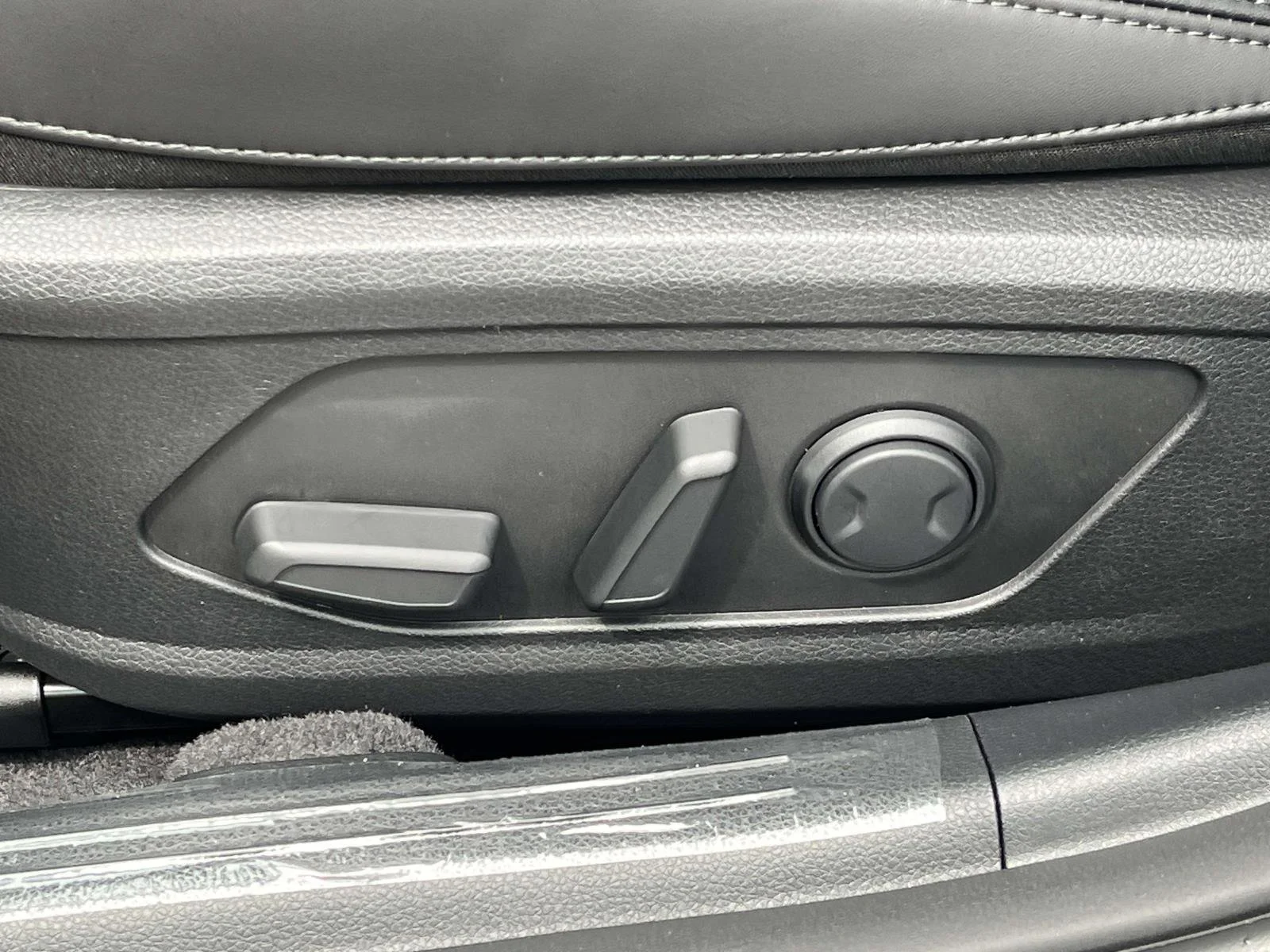 New 2026 Interstellar Gray Kia EX image 26