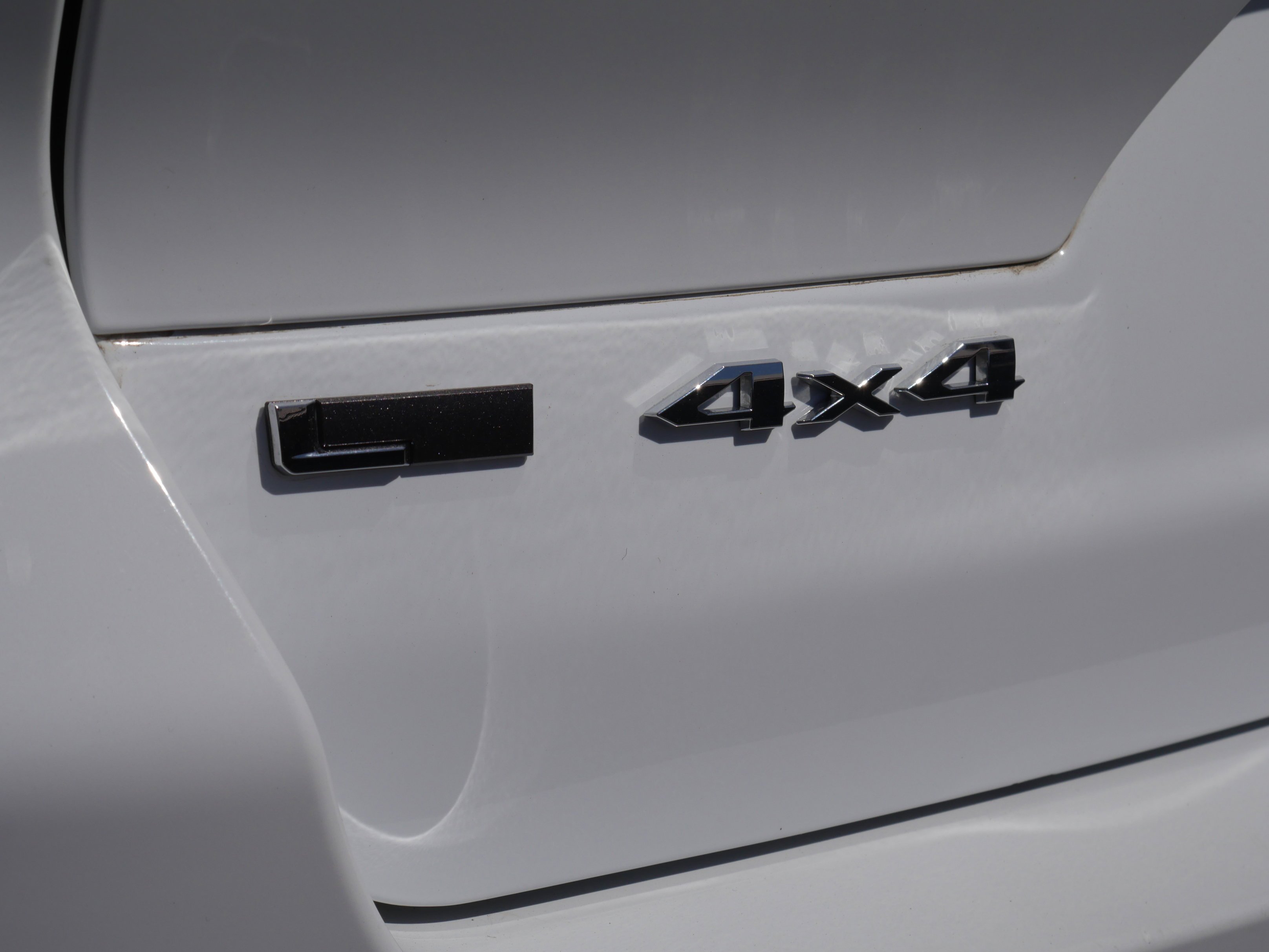 Used 2023 Bright White Clearcoat Jeep Laredo image 20