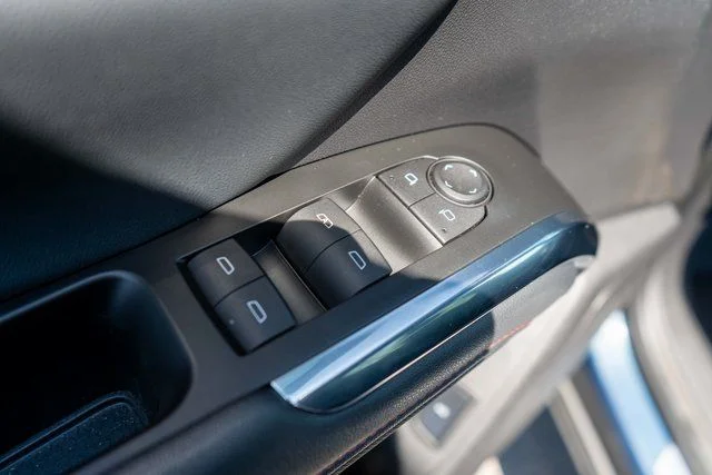Used 2024 Blue Chevrolet Z71 image 17