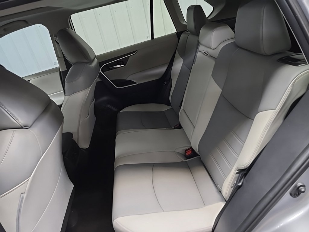 Used 2021 Silver Toyota XLE Premium image 32