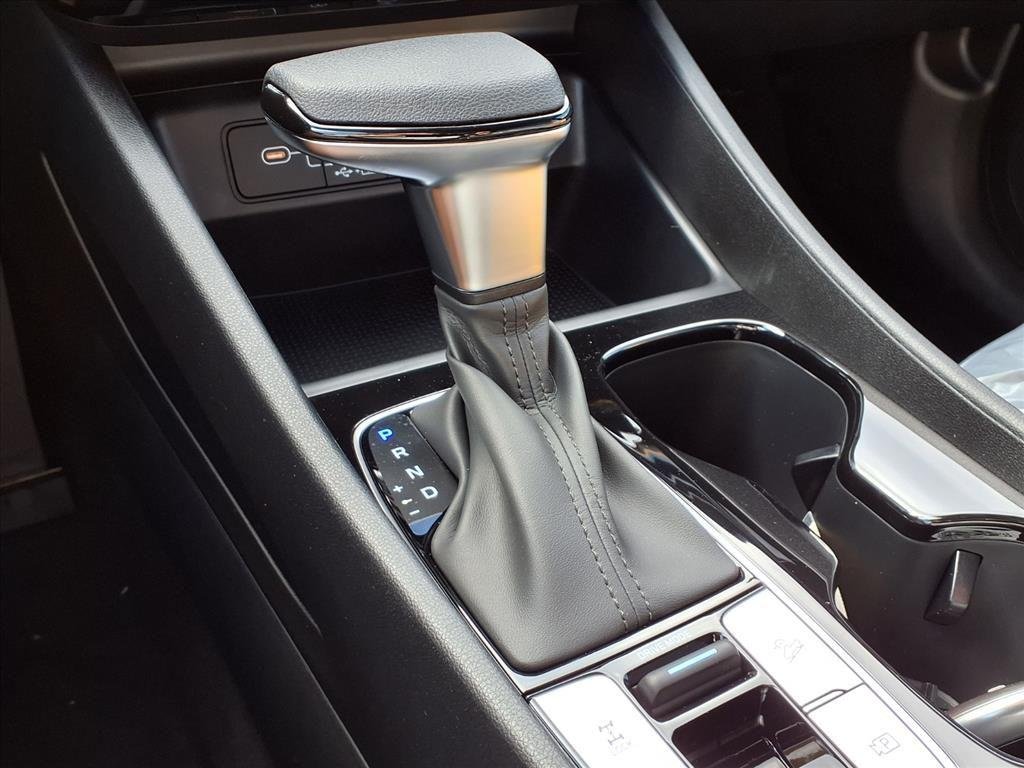 New 2026 White Hyundai SEL AWD image 17