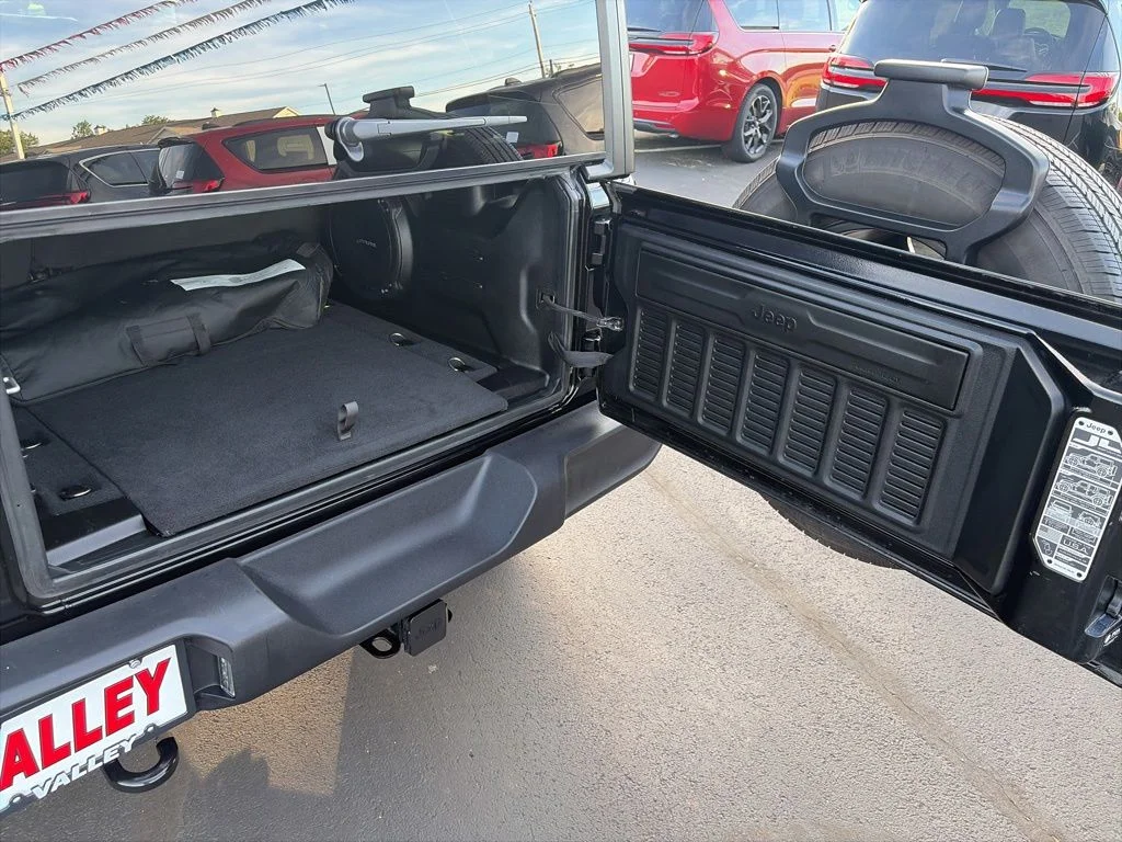 Certified Used 2022 Black Jeep Unlimited Sport S image 11