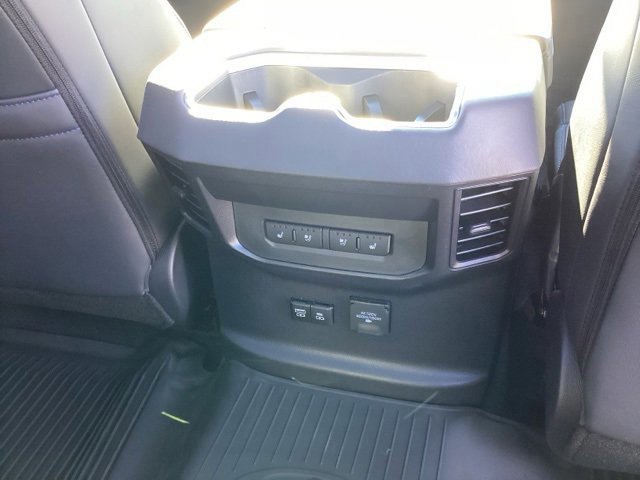 2025 Toyota Tundra Platinum - Photo 19