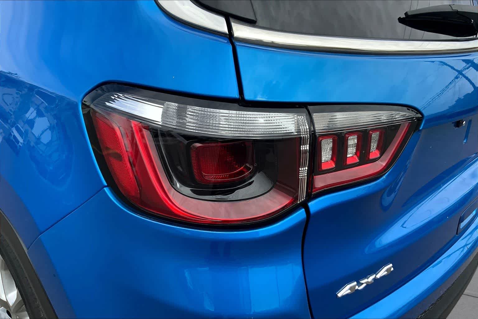 2022 Jeep Compass Latitude Lux - Photo 25