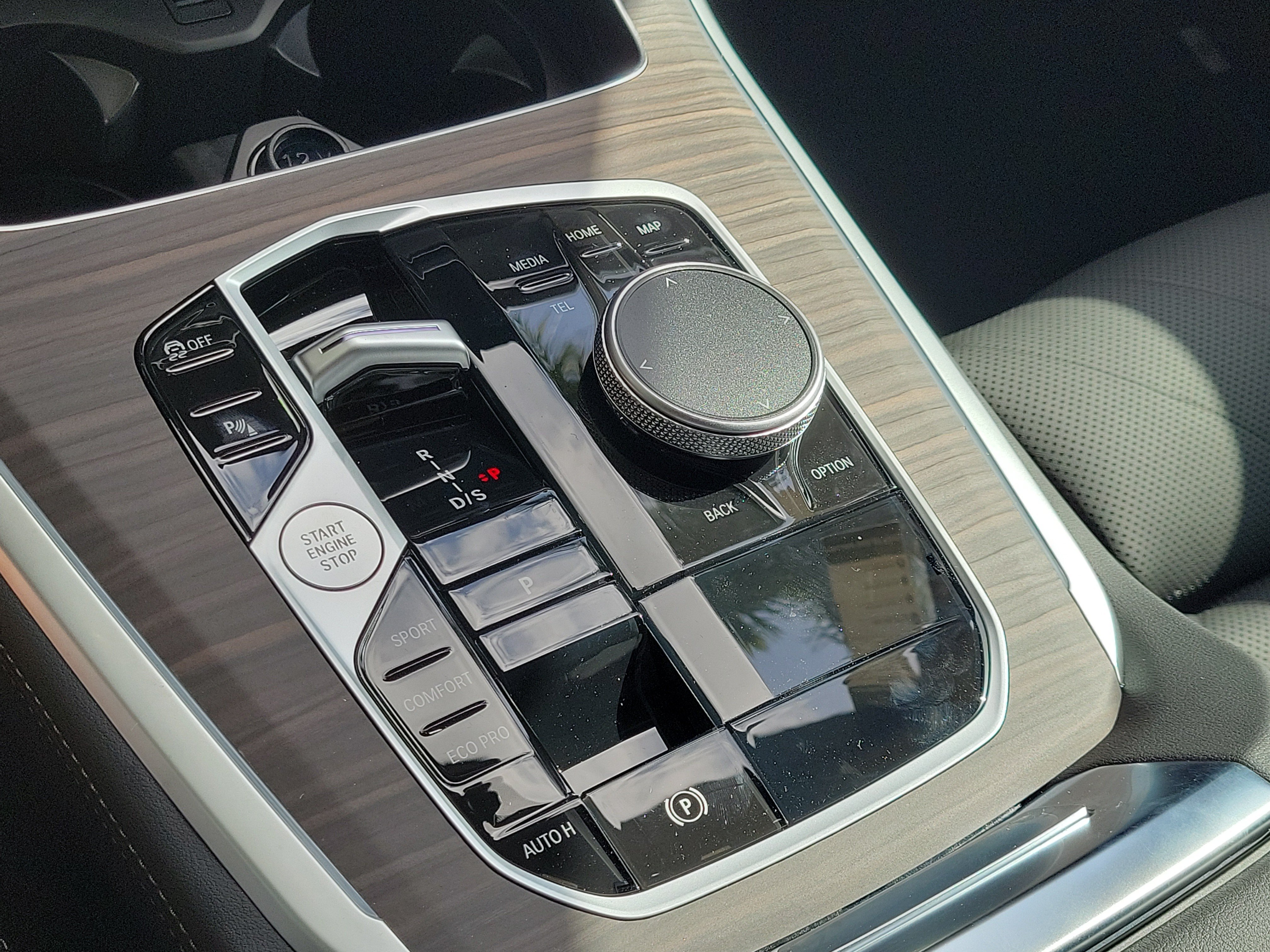 New 2026 Dravit Grey Metallic BMW sDrive40i image 28