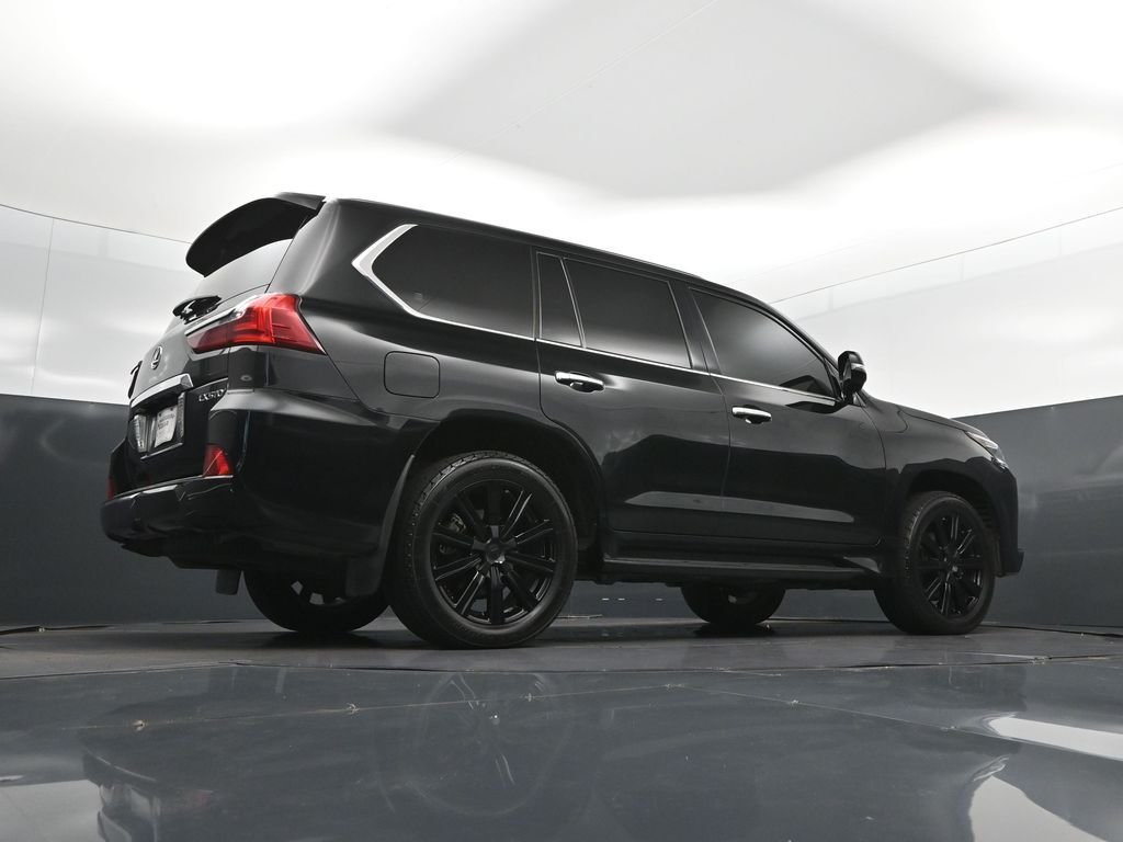 2017 Lexus LX 570 - Photo 44