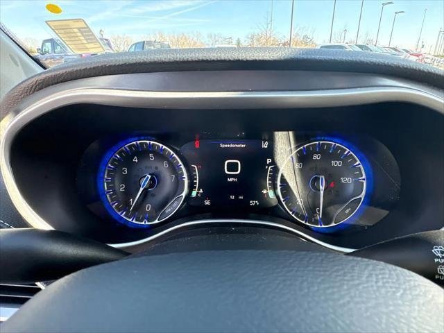 New 2026 Hydro Blue Pearl-Coat Exterior Paint Chrysler Select image 23