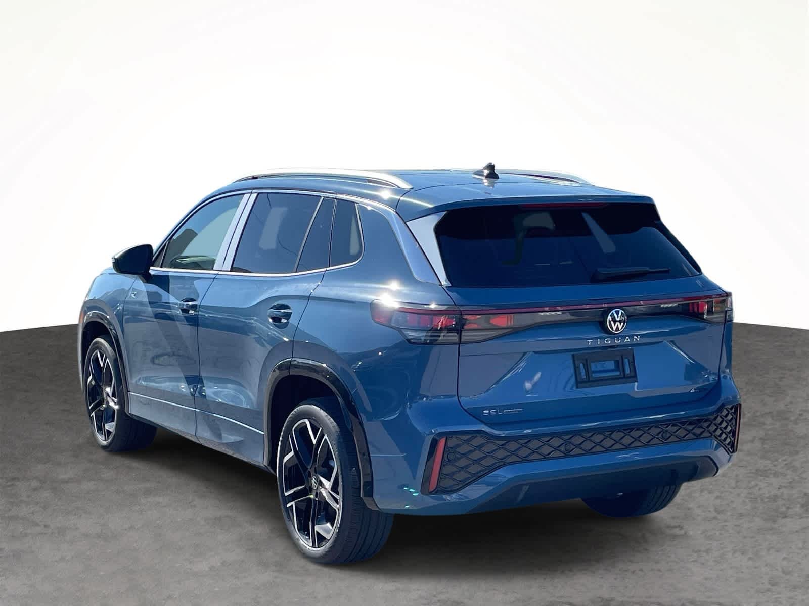 New 2026 U1U1/Blue Volkswagen SEL R-Line Turbo image 9
