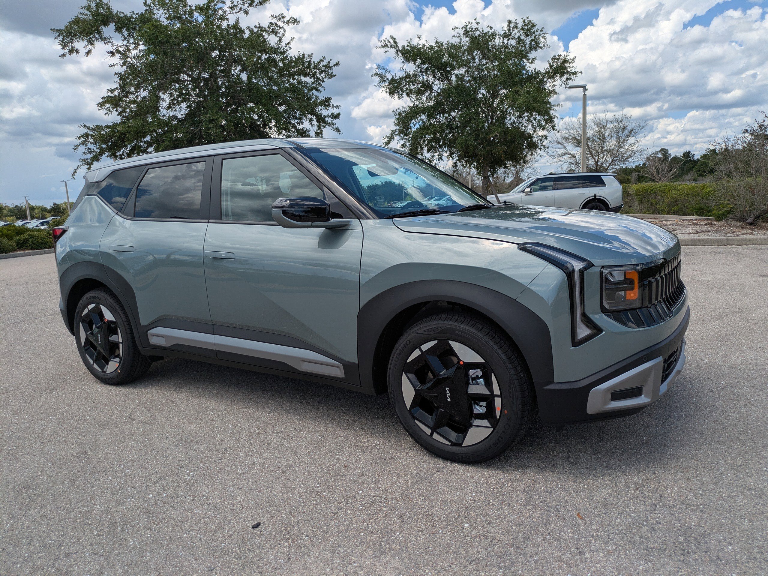 New 2027 Iceberg Green Kia EX image 1