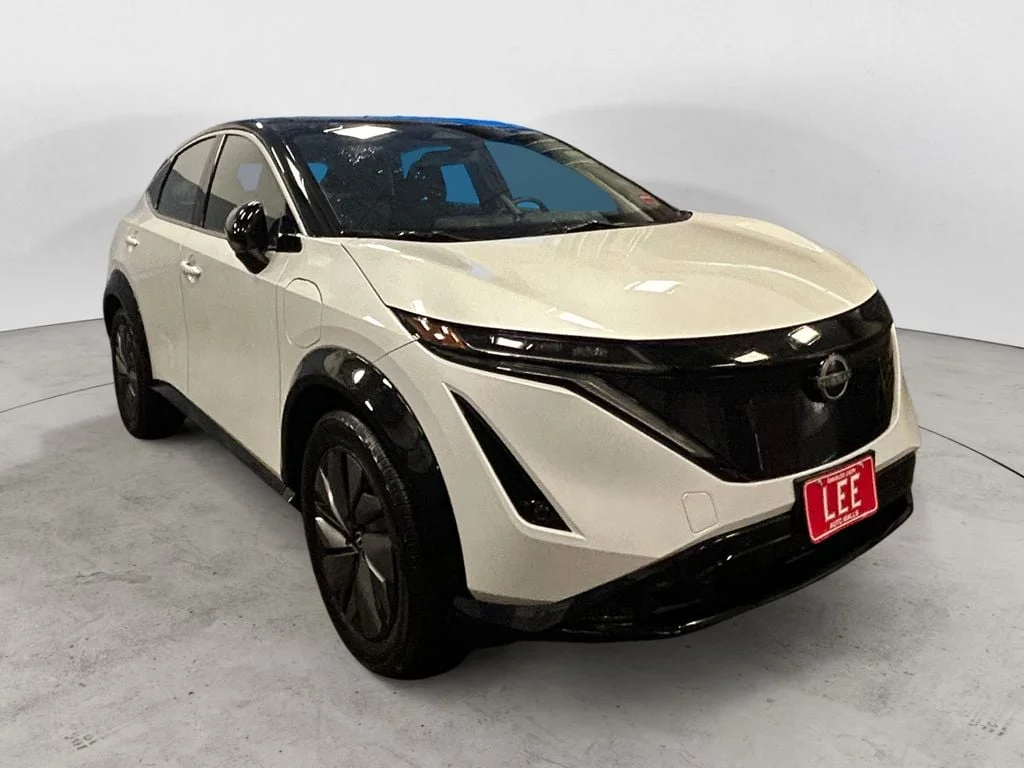 Used 2023 Black Diamond Pearl Nissan VENTURE+ image 8