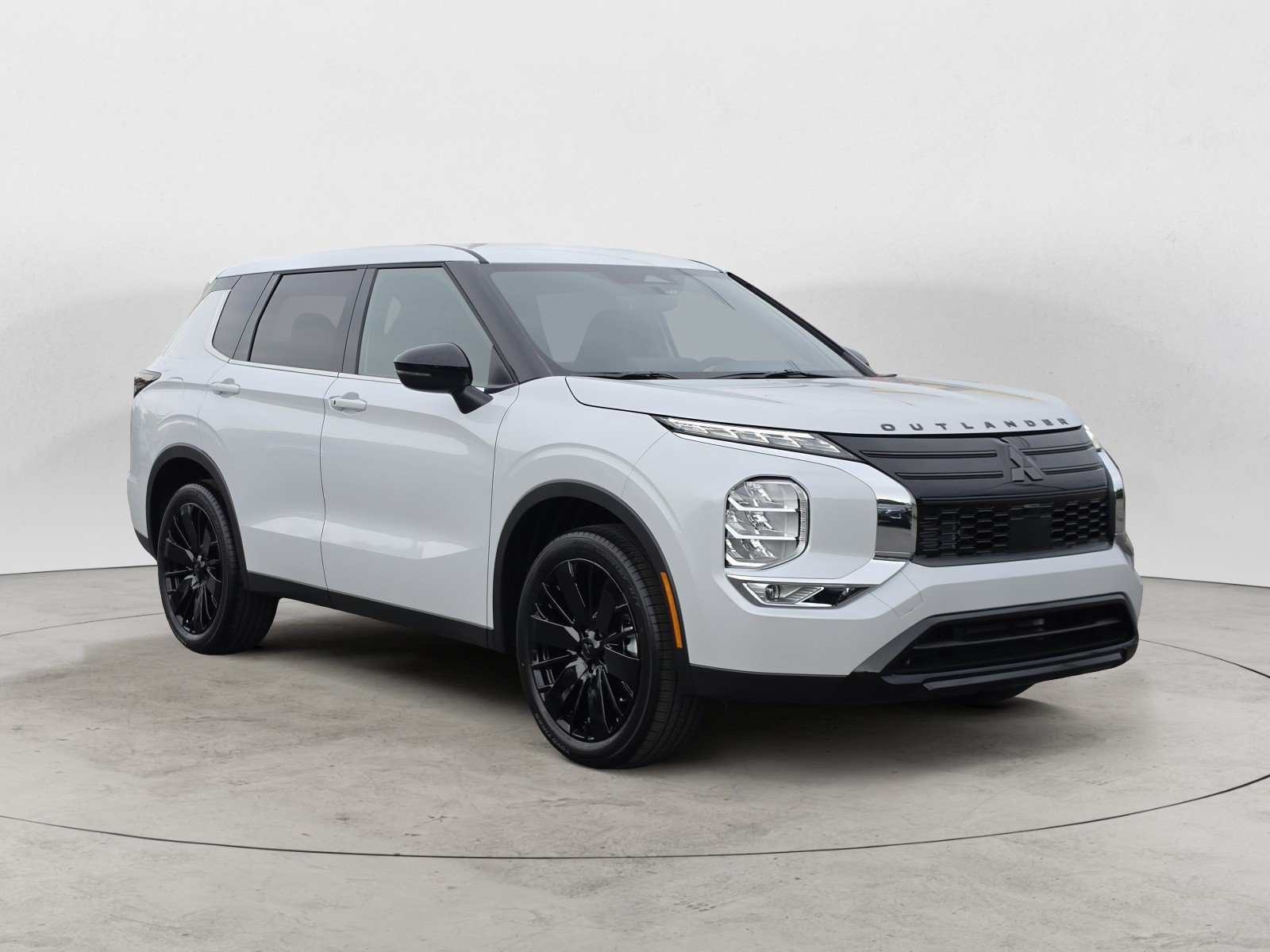 New 2026 White Diamond Mitsubishi LE 1.5T 2WD image 2