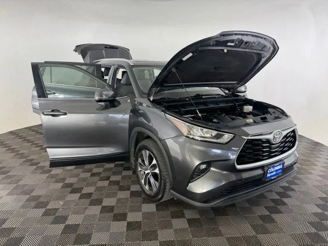 Used 2020 Gray Toyota XLE image 12
