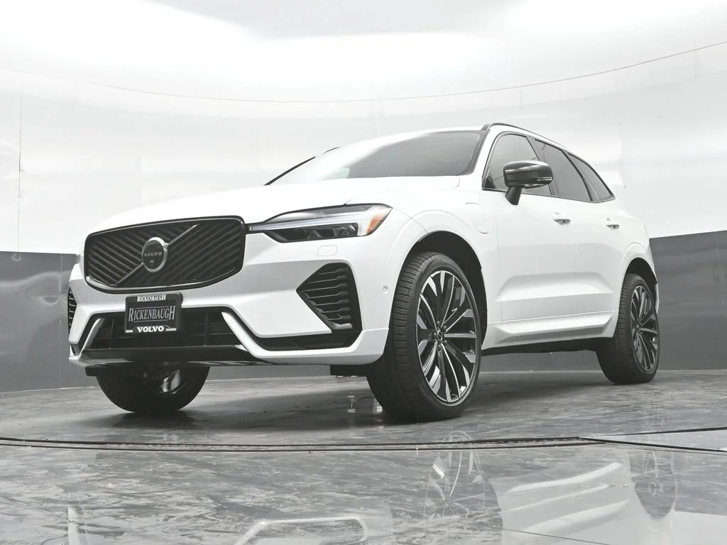 New 2027 Crystal White Volvo T8 Ultra image 24
