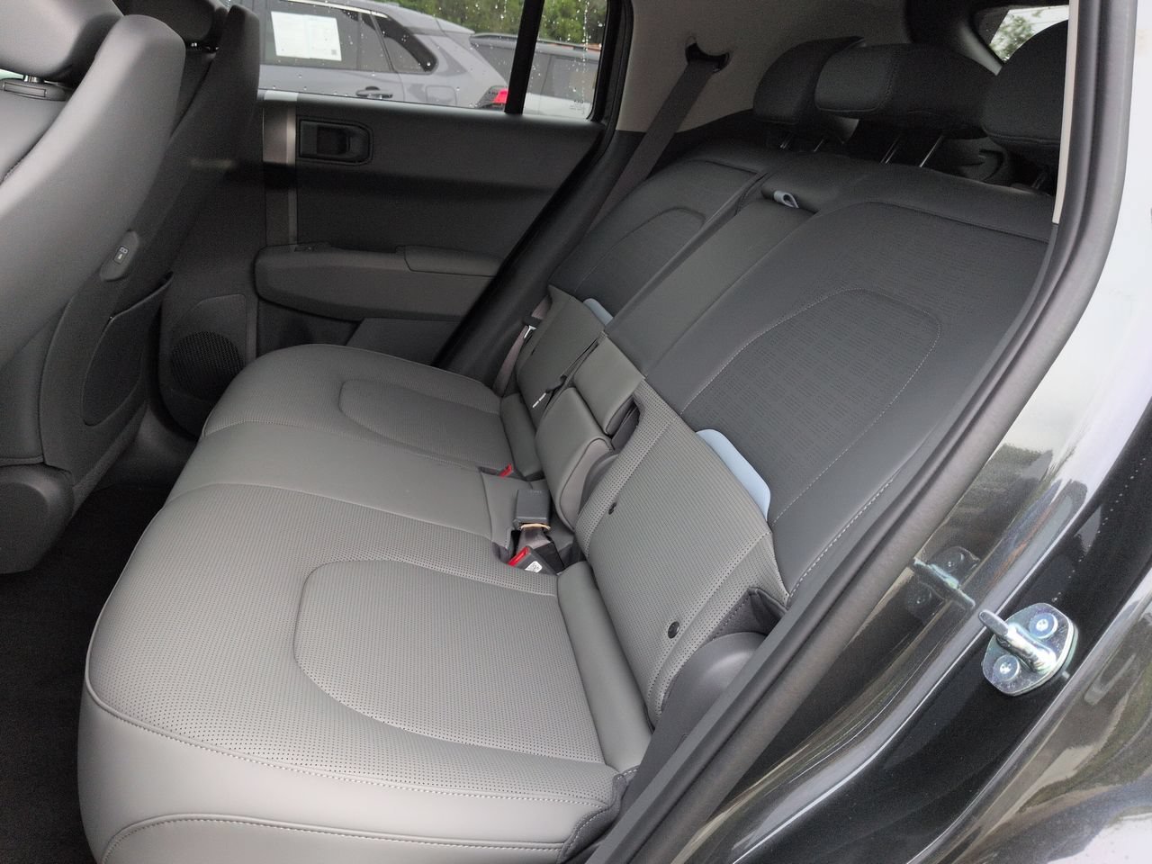 New 2027 Interstellar Gray Kia Wind image 15