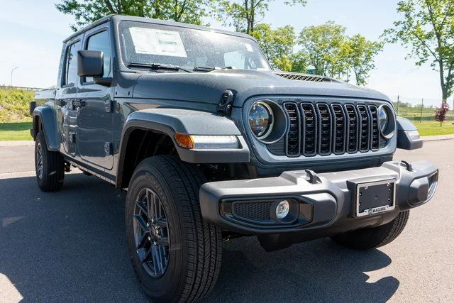 New 2026 Anvil Clear-Coat Exterior Paint Jeep Sport S image 4